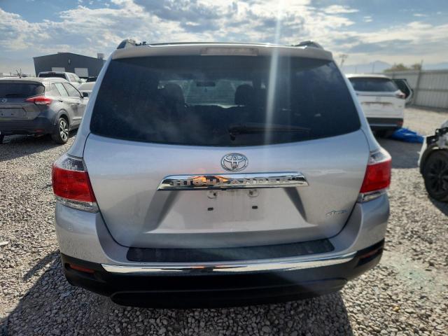 5TDBK3EH5DS273599 - 2013 TOYOTA HIGHLANDER BASE ვერცხლისფერი ფოტო 6