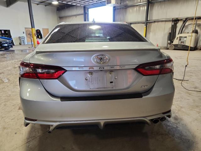 4T1G11AK3PU797490 - 2023 TOYOTA CAMRY SE NIGHT SHADE SILVER photo 6