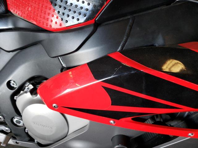 JH2SC57074M000408 - 2004 HONDA CBR1000 RR RED photo 9