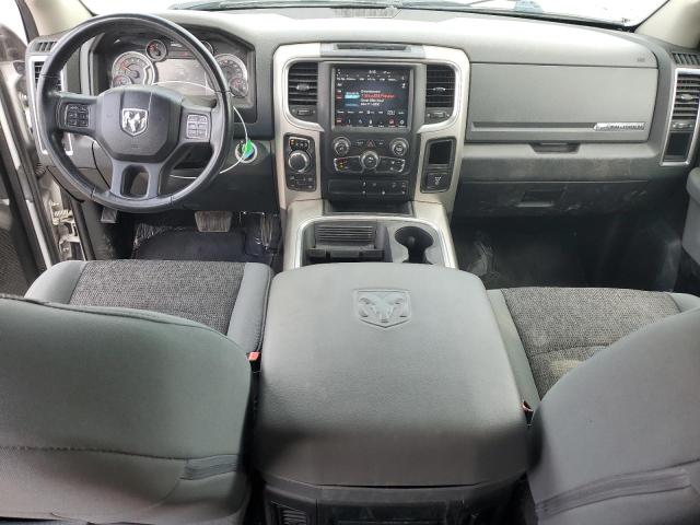 1C6RR7TMXJS112869 - 2018 RAM 1500 SLT Silber Foto 8