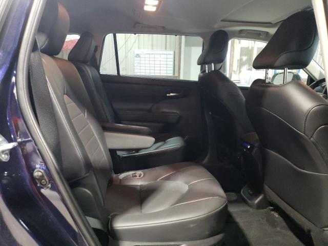 5TDGZRBH4NS244010 - 2022 TOYOTA HIGHLANDER XLE BLUE photo 11