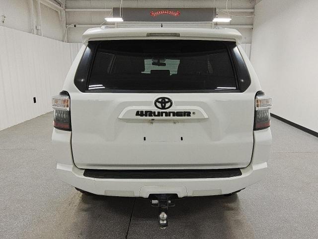 JTEBU5JR5H5418698 - 2017 TOYOTA 4RUNNER SR5/SR5 PREMIUM Белый фото 6