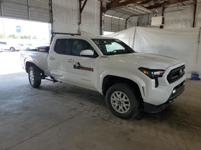 3TMLB5JN6RM069820 - 2024 TOYOTA TACOMA DOUBLE CAB თეთრი ფოტო 4