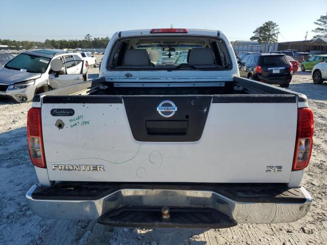 1N6AD07UX5C438867 - 2005 NISSAN FRONTIER CREW CAB LE WHITE photo 6