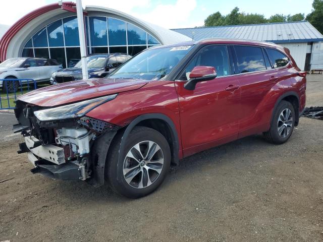 5TDHZRBH9NS190353 - 2022 TOYOTA HIGHLANDER XLE RED photo 1