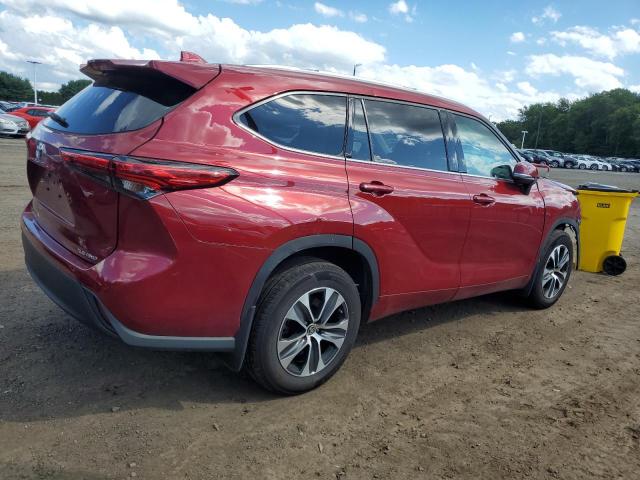 5TDHZRBH9NS190353 - 2022 TOYOTA HIGHLANDER XLE RED photo 3
