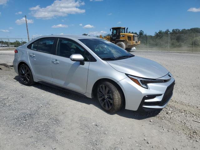 5YFS4MCE4SP247509 - 2025 TOYOTA COROLLA SE SILVER photo 4