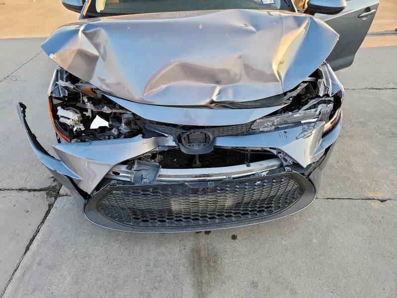 JTDEPRAE4LJ040824 - 2020 TOYOTA COROLLA LE BLUE photo 11