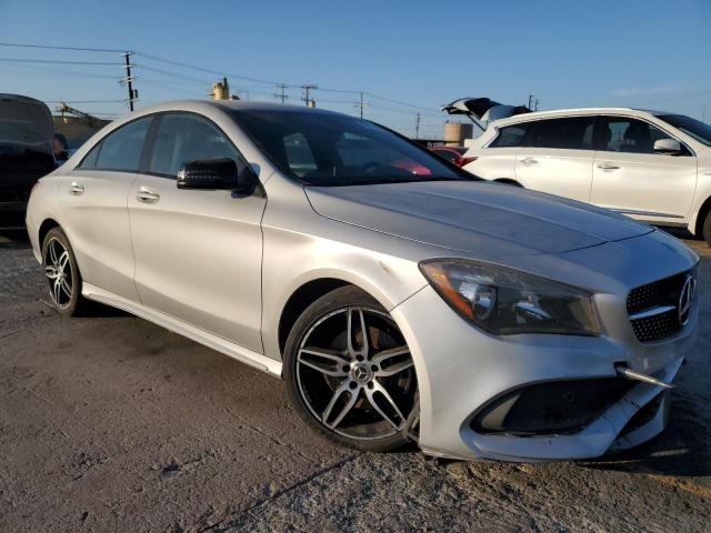 WDDSJ4EB5KN719120 - 2019 MERCEDES-BENZ CLA 250 Сріблястий фото 4