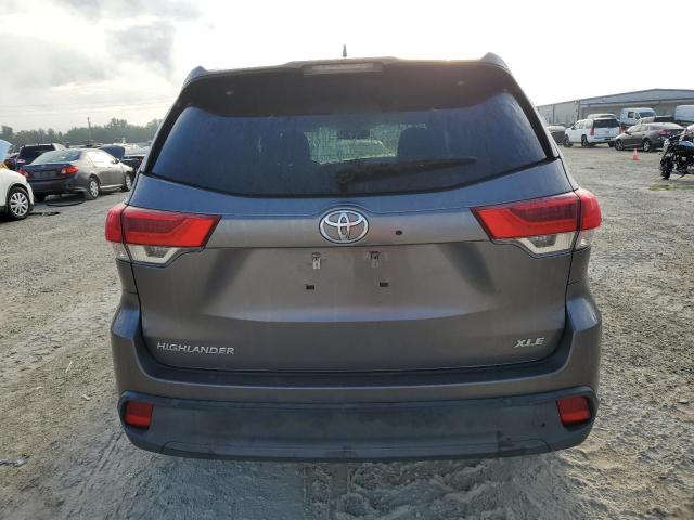 5TDKZRFH9HS523557 - 2017 TOYOTA HIGHLANDER SE SILVER photo 6