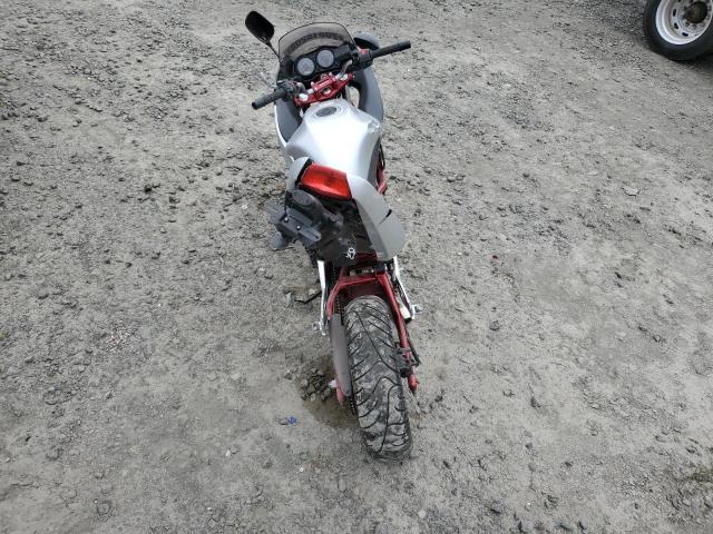 JKAEXEA116A001869 - 2006 KAWASAKI EX650 A6F SILVER photo 6