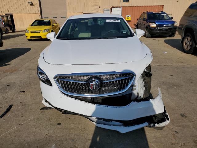 1G4ZN5SZXJU131976 - 2018 BUICK LACROSSE PREFERRED WHITE photo 5