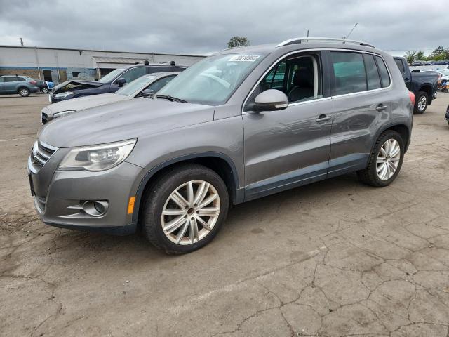 2009 VOLKSWAGEN TIGUAN SE, 