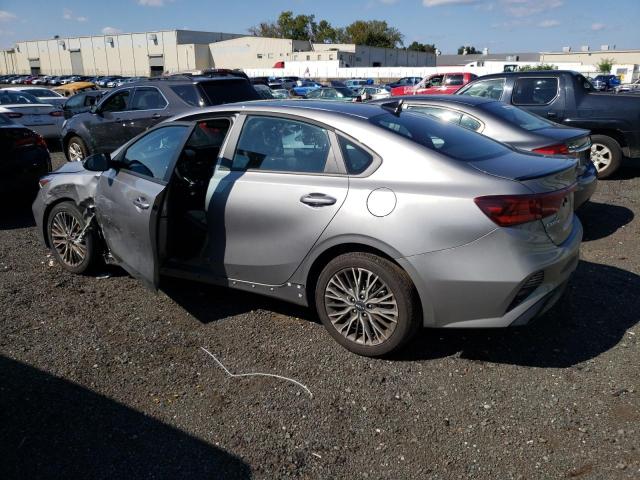 3KPF54AD5PE637553 - 2023 KIA FORTE GT LINE GRAY photo 2