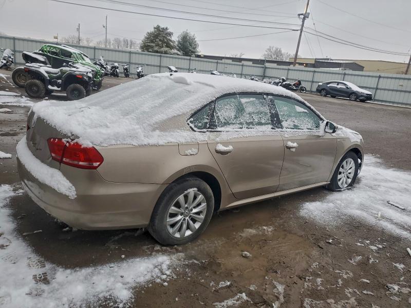 1VWAT7A3XFC076679 - 2015 VOLKSWAGEN PASSAT S 棕色 照片 3