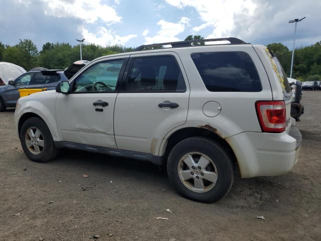 1FMCU9D78CKB40279 - 2012 FORD ESCAPE XLT WHITE photo 2