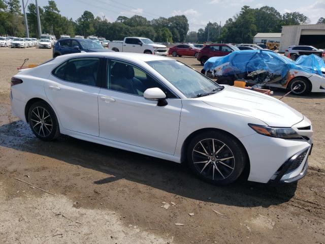 4T1G11AK2NU653989 - 2022 TOYOTA CAMRY SE WHITE photo 4
