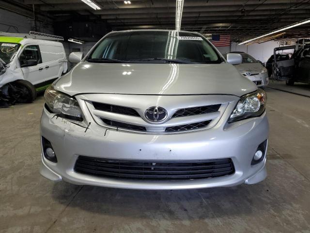 2T1BU4EEXBC706846 - 2011 TOYOTA COROLLA BASE 银色 照片 5