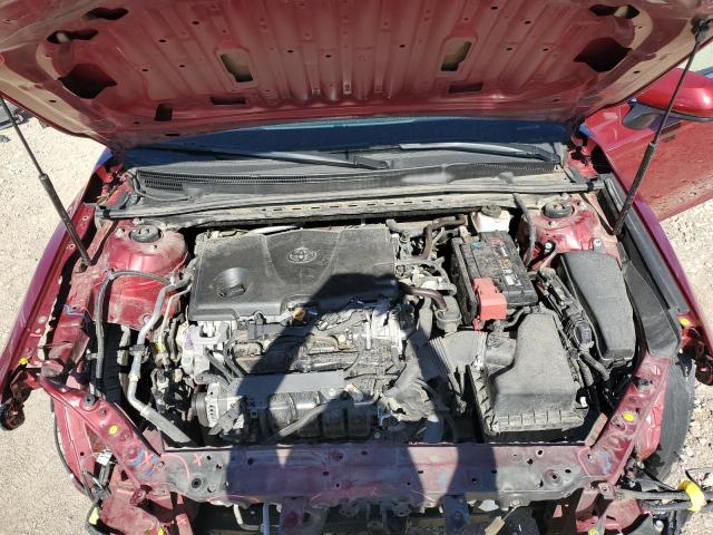 4T1B11HK8JU671620 - 2018 TOYOTA CAMRY L 红色 照片 11
