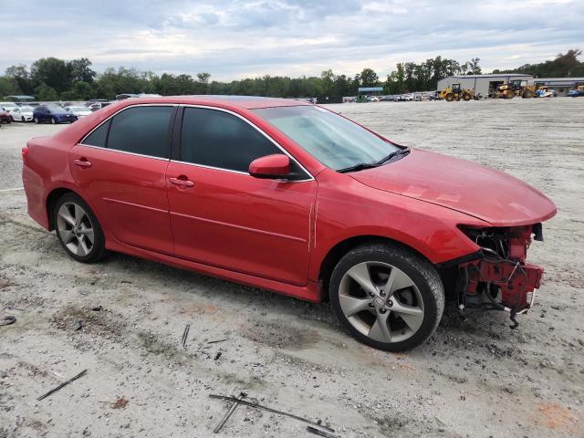 4T1BK1FKXDU529239 - 2013 TOYOTA CAMRY SE 红色 照片 4