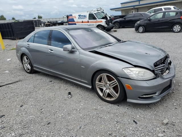WDDNG9EB3CA465327 - 2012 MERCEDES-BENZ S 550 4MATIC GRAY photo 4