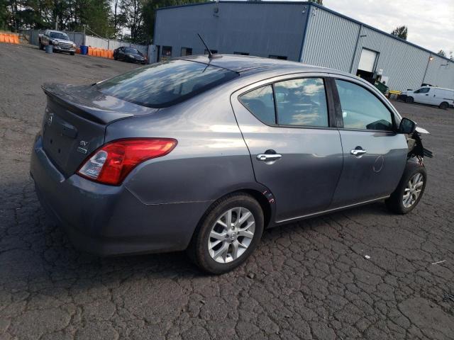 3N1CN7AP3JL852420 - 2018 NISSAN VERSA S ნაცრისფერი ფოტო 3