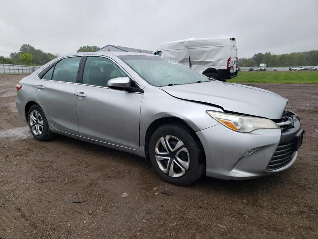 4T1BF1FK3GU501114 - 2016 TOYOTA CAMRY LE SILVER photo 4