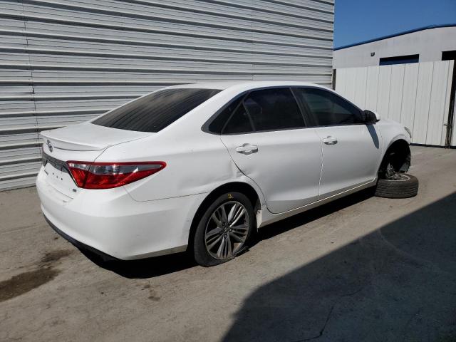 4T1BF1FKXHU642814 - 2017 TOYOTA CAMRY LE WHITE photo 3