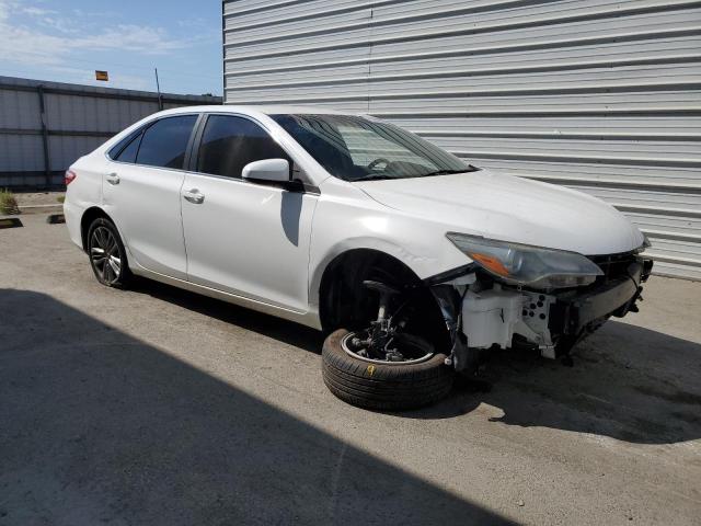 4T1BF1FKXHU642814 - 2017 TOYOTA CAMRY LE WHITE photo 4
