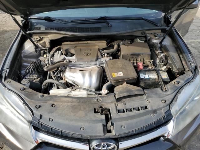 4T1BF1FK8HU435676 - 2017 TOYOTA CAMRY LE GRAY photo 11