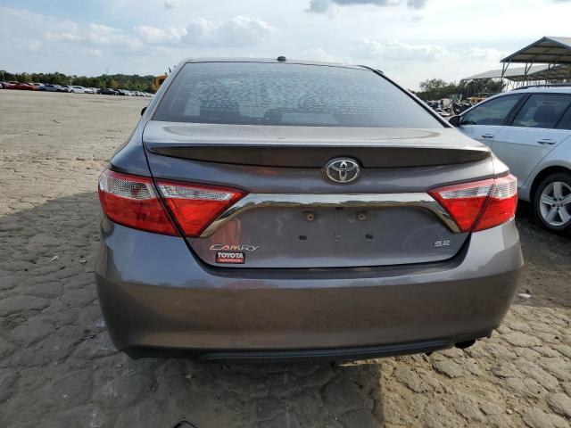 4T1BF1FK8HU435676 - 2017 TOYOTA CAMRY LE GRAY photo 6