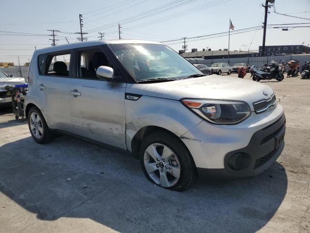 KNDJN2A21J7622813 - 2018 KIA SOUL SILVER photo 4