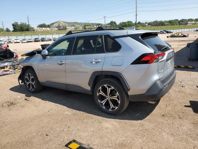 2T3P1RFV3NC324213 - 2022 TOYOTA RAV4 XLE SILVER photo 2