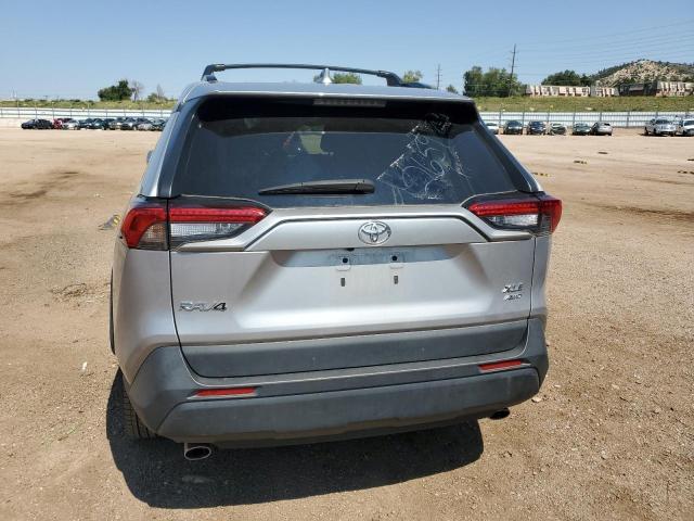 2T3P1RFV3NC324213 - 2022 TOYOTA RAV4 XLE SILVER photo 6