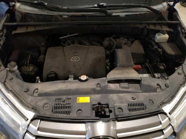 5TDJZRFH8KS991976 - 2019 TOYOTA HIGHLANDER SE Blau Foto 12