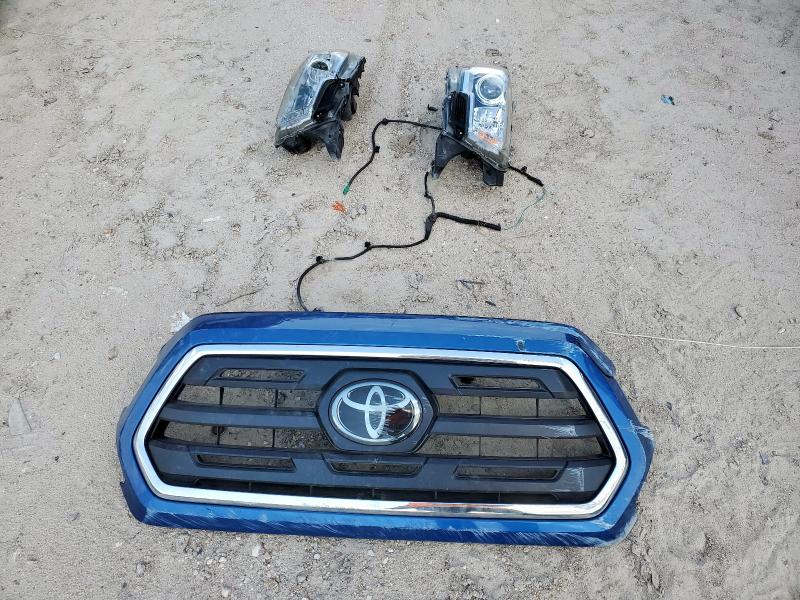 5TFAZ5CN9JX066764 - 2018 TOYOTA TACOMA DOUBLE CAB Bleu photo 12