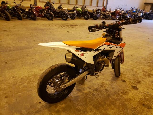 VBKSXS435PM324907 - 2023 KTM 450 SX-F ORANGE photo 3