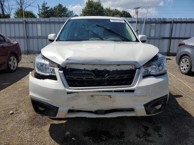 JF2SJEDCXJH588808 - 2018 SUBARU FORESTER 2.5I PREMIUM WHITE photo 5