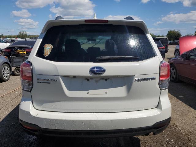 JF2SJEDCXJH588808 - 2018 SUBARU FORESTER 2.5I PREMIUM WHITE photo 6