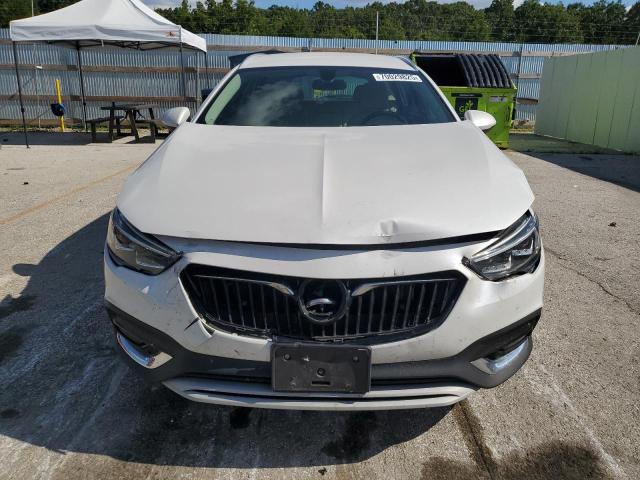 W04GV8SX4J1132113 - 2018 BUICK REGAL TOURX ESSENCE WHITE photo 5