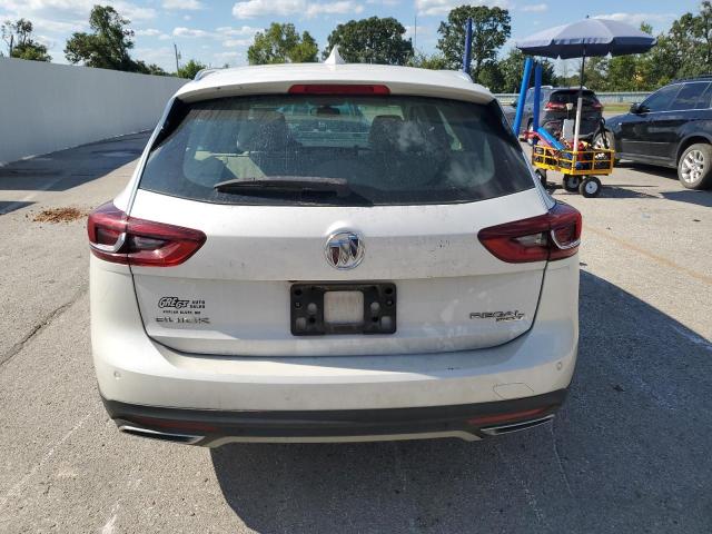 W04GV8SX4J1132113 - 2018 BUICK REGAL TOURX ESSENCE WHITE photo 6