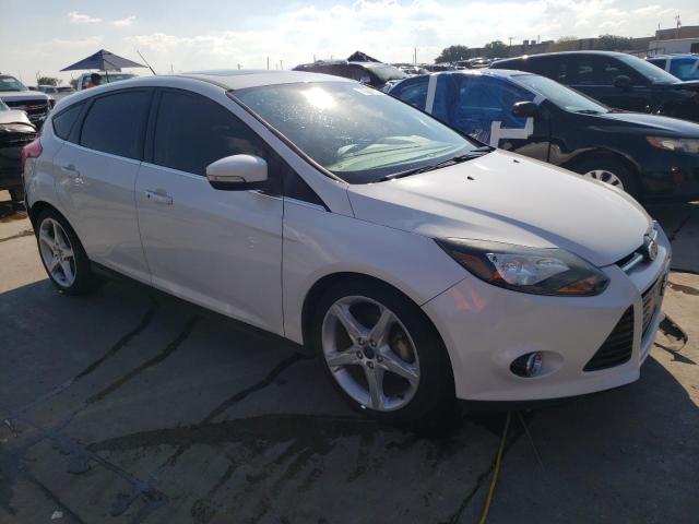 1FADP3N29DL169646 - 2013 FORD FOCUS TITANIUM WHITE photo 4