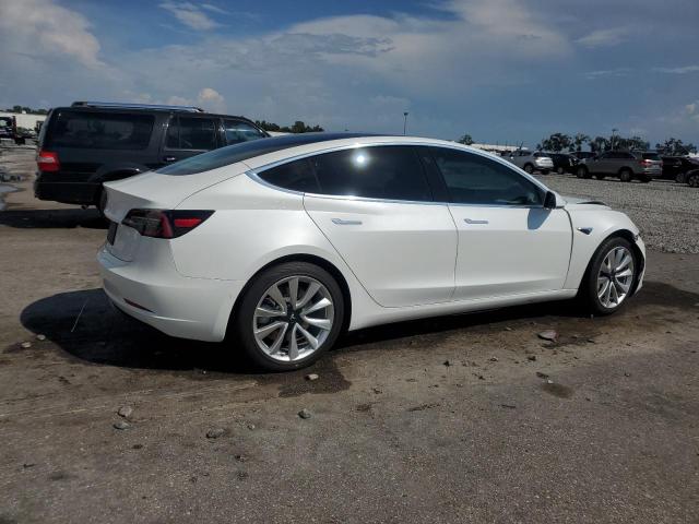 5YJ3E1EAXKF476671 - 2019 TESLA MODEL 3 أبيض صورة 3