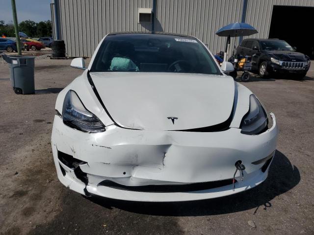 5YJ3E1EAXKF476671 - 2019 TESLA MODEL 3 أبيض صورة 5
