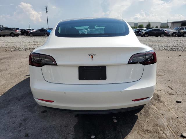 5YJ3E1EAXKF476671 - 2019 TESLA MODEL 3 أبيض صورة 6