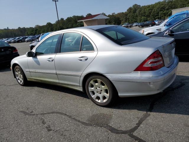 WDBRF84J75F675645 - 2005 MERCEDES-BENZ C 320 4MATIC SILVER photo 2