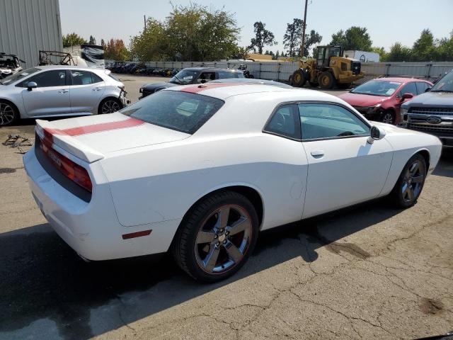 2C3CDYAGXEH139460 - 2014 DODGE CHALLENGER SXT WHITE photo 3