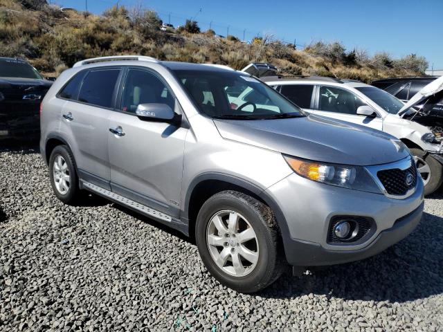 5XYKTCA60DG312825 - 2013 KIA SORENTO LX GRAY photo 4