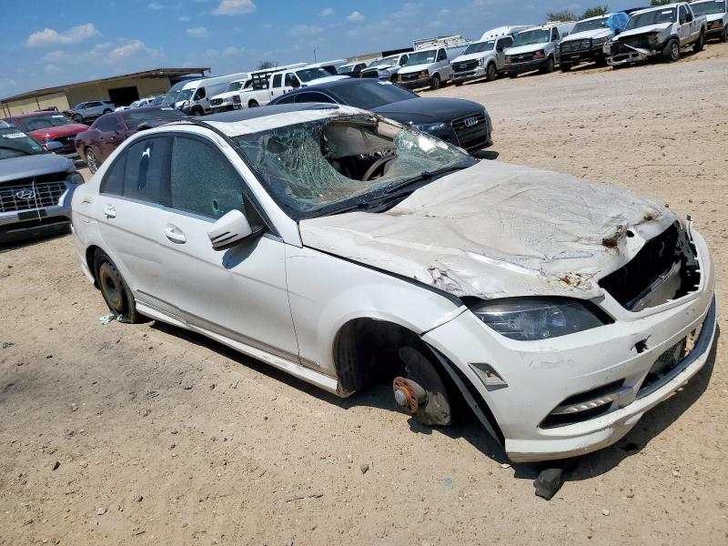 WDDGF8BB6BR176159 - 2011 MERCEDES-BENZ C 300 4MATIC WHITE photo 4