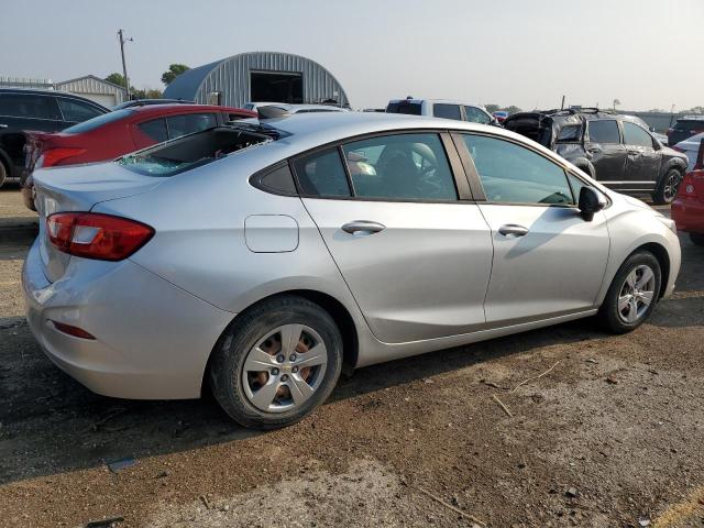 1G1BC5SM1J7147541 - 2018 CHEVROLET CRUZE LS فضي صورة 3